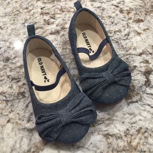 Old Navy Chambray Flats, size 7 toddler