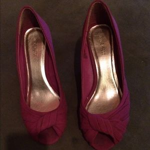 Pink pump shoes