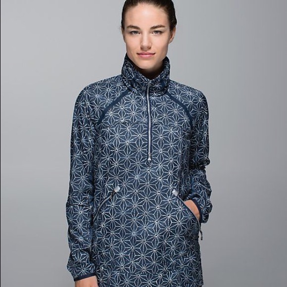 NWOT 4 lululemon Miss Misty pullover Inkwell