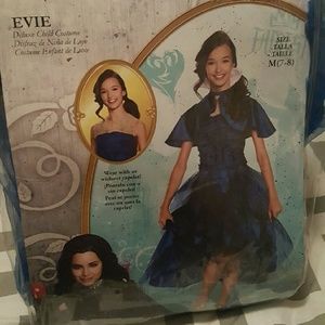 Descendants Evie