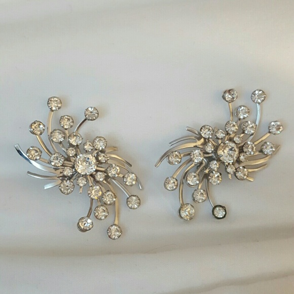 Vintage clip earrings