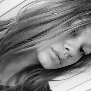 Meet your Posher, Lena