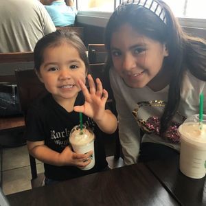 Meet your Posher, Deneca