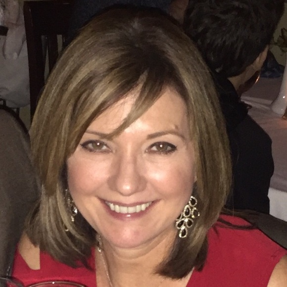 Meet your Posher, Lisa - Picture 2 of 2