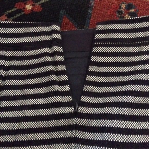 J. Crew Navy Stripe Wool pencil skirt, size4 - Picture 4 of 4