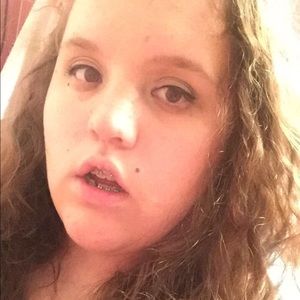 Meet your Posher, Caitlyn