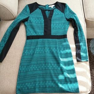 Green and black SW style pattern dress Sz L