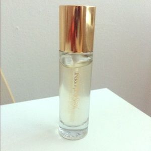 Yves St Laurent- Blur primer. MAKE OFFERS