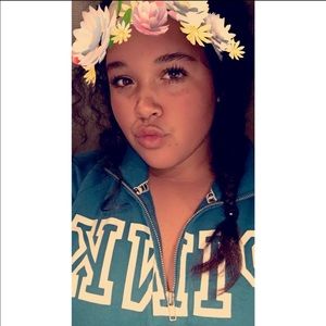 Meet your Posher, Ajhalynn