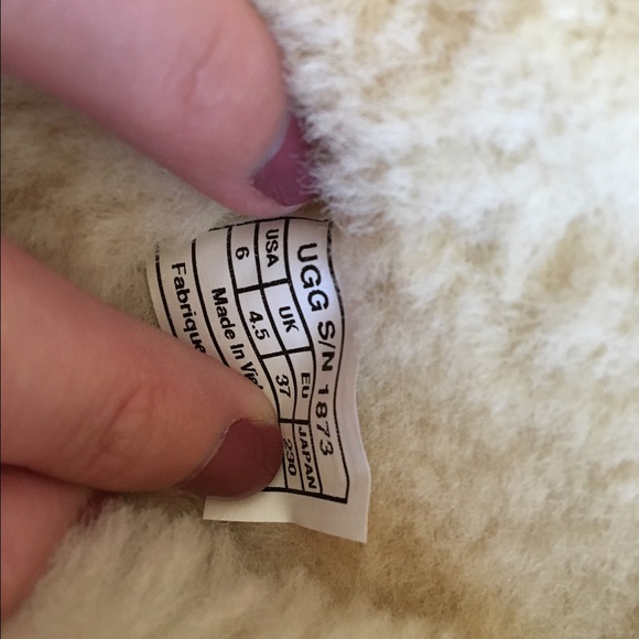 Ugg tall bailey button down in sand winter boot - Picture 4 of 4