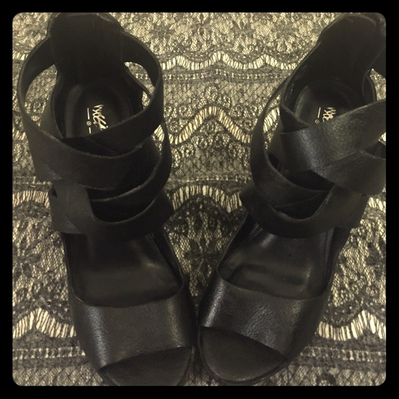 Black wedge sandals