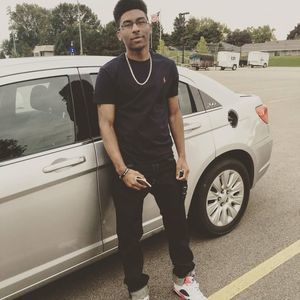 Meet your Posher, Derrick