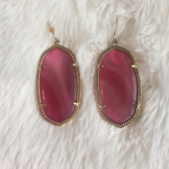 Kendra Scott- danielle in fuschia jade