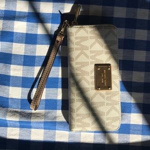 Michael Kors Wristlet