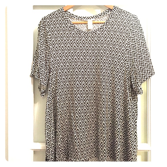 Black and white tee shirt