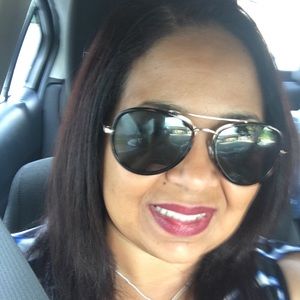 Meet your Posher, Julissa