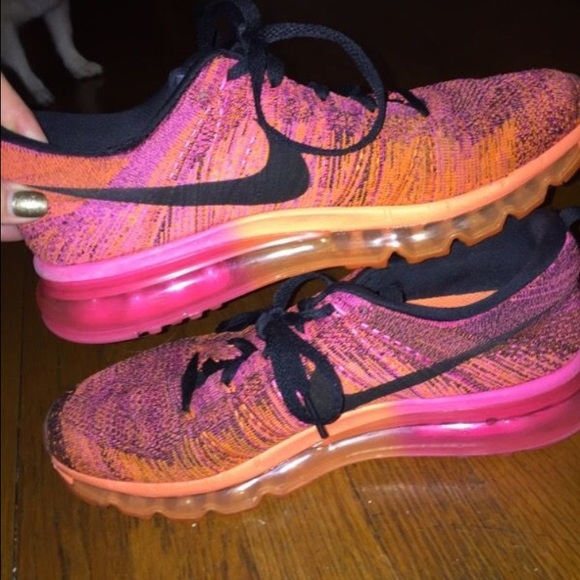Nike flyknit max size 9.5 price is firm