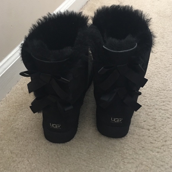 Black bow uggs !