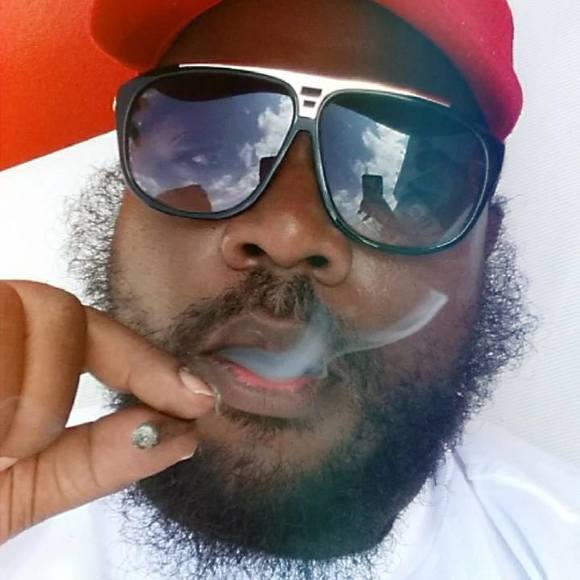 Meet your Posher, Vizzy - Picture 1 of 1