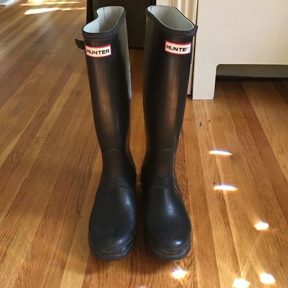 Hunter black rainboots. Size 7