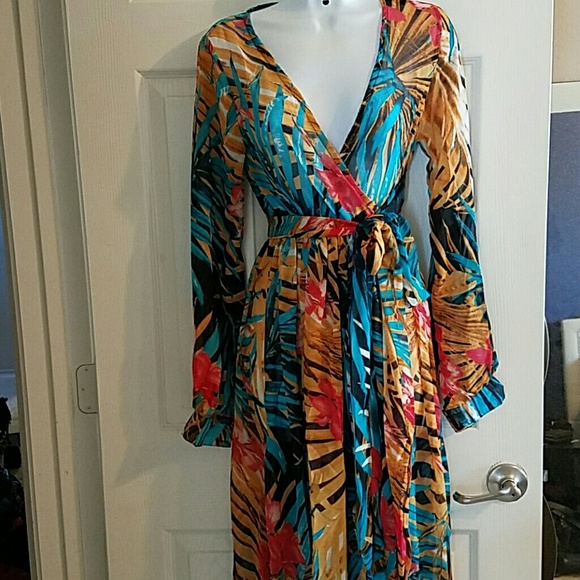 That DRESS - Picture 3 of 4