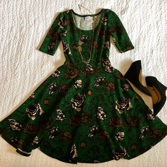 LNC LuLaRoe Nicole Floral Size Medium