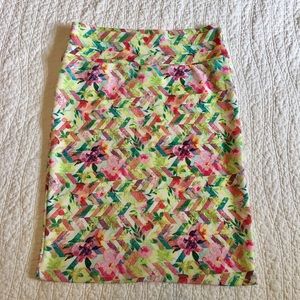 NWOT LuLaRoe Cassie Medium