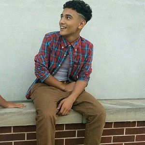 Meet your Posher, Elijah