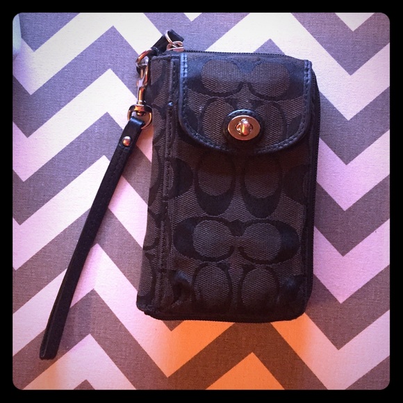 Authentic Coach Wristlet