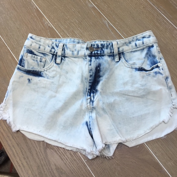 Target Mossimo high rise short short in acid wash