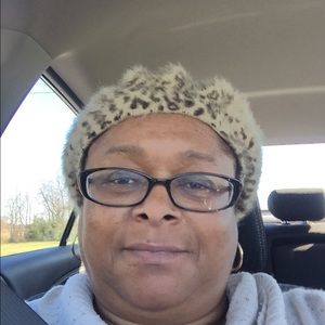 Meet your Posher, Cynthia