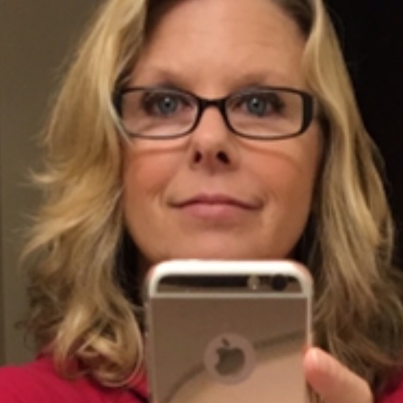 Meet your Posher, Pamela