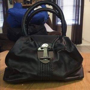 Yoki black handbag purse with chain lock closure