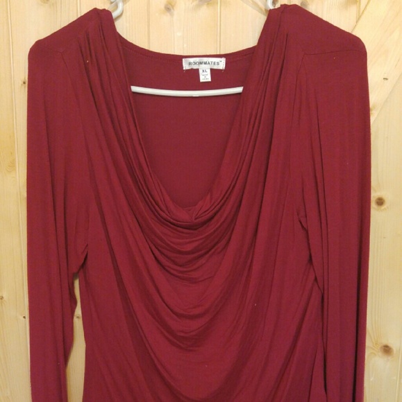 Roomates XL beautiful dark red blouse. - Picture 3 of 3