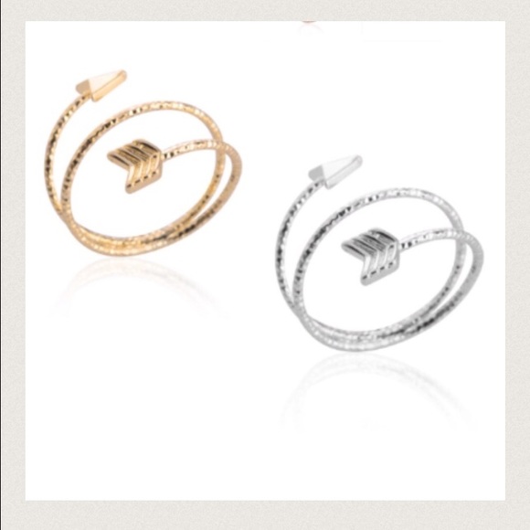 Arrow Midi Ring in Gold or Silver! - Picture 3 of 4