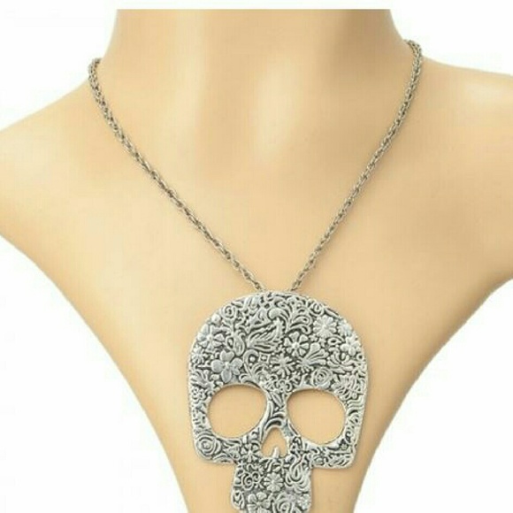 Sugar skull necklace NWOT - Picture 2 of 2
