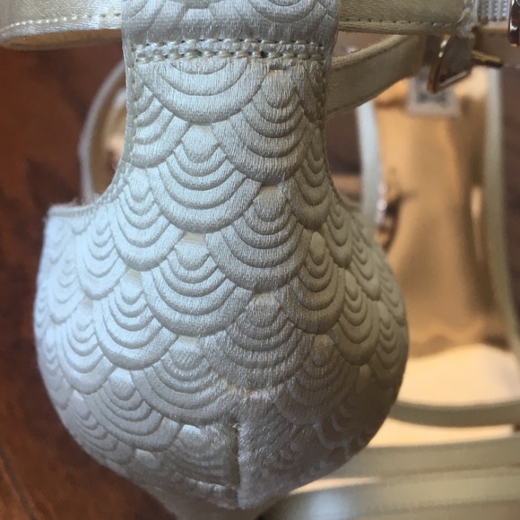 Bridal wedges Badgley Mischka - Picture 3 of 7