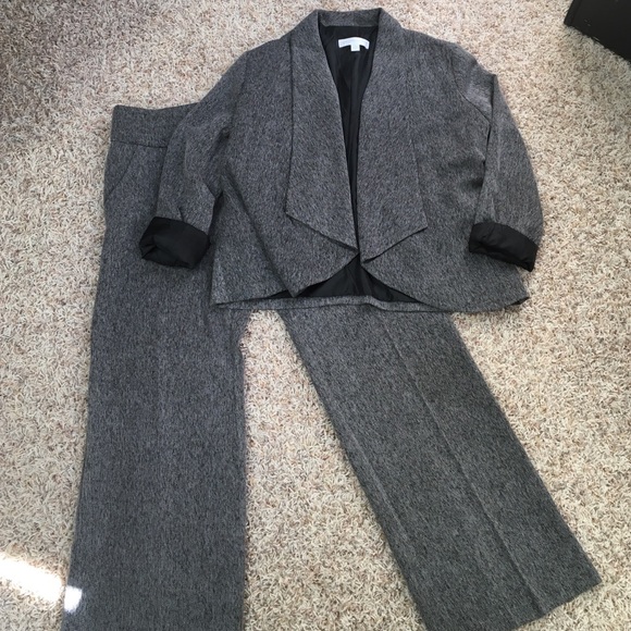 NEW YORK & CO Tweed suit w/ jacket and flair pants