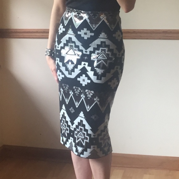Express Midi skirt - Picture 1 of 4