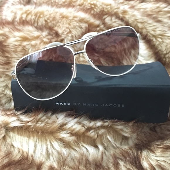 🚨HOLIDAY SALE Marc by Marc Jacobs aviators