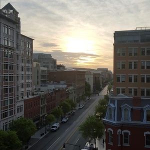 Meet your Posher, Holley