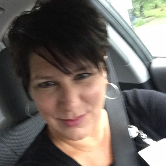 Meet your Posher, Kari - Picture 1 of 1