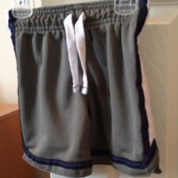 Mesh military green shorts