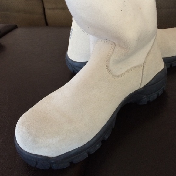 Women's lands end off white boots size 6