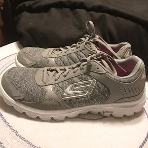 Like new Skechers Size 8