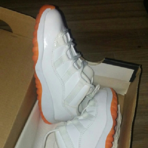 9c Citrus Jordans