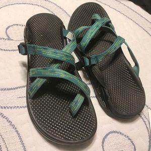 Chacos Size 7