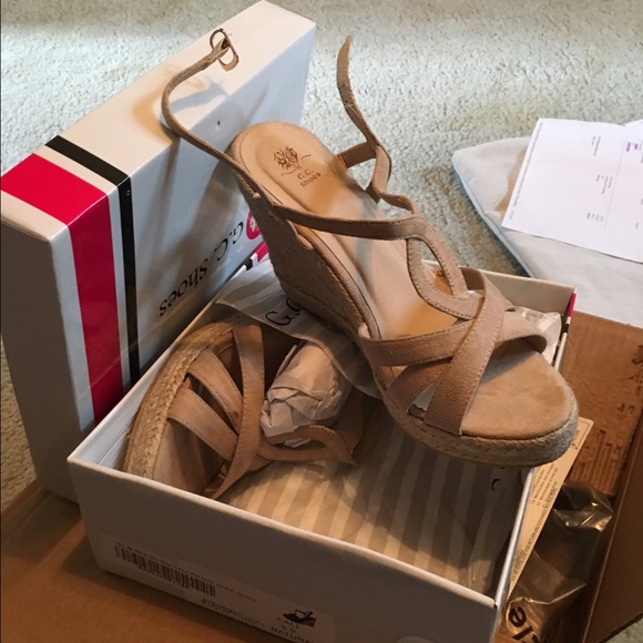 Never worn nude wedges