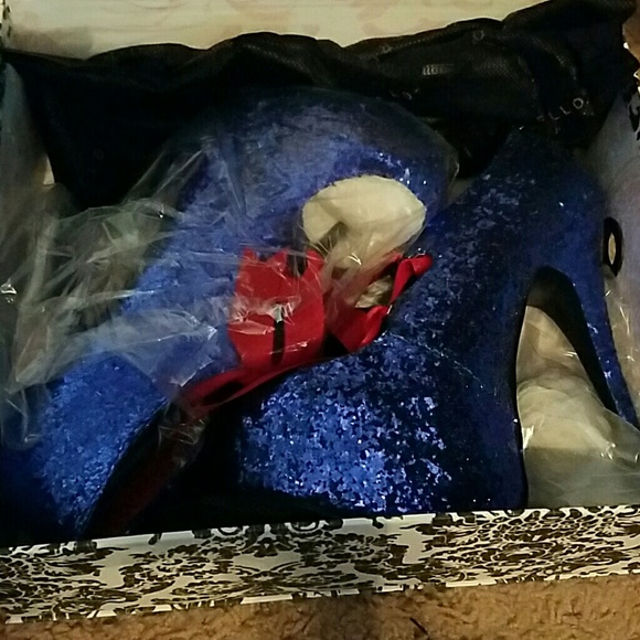 Blue platform shoes