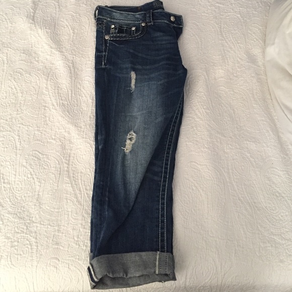 Miss me distressed capris